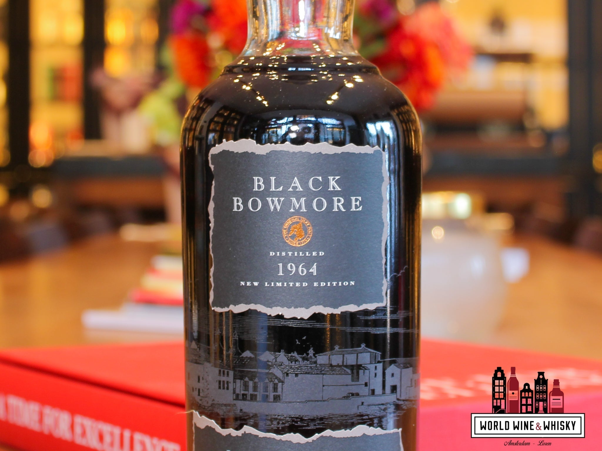 Bowmore 42 Years Old 1964–2007 – Black Bowmore “The Trilogy” (40.5%)