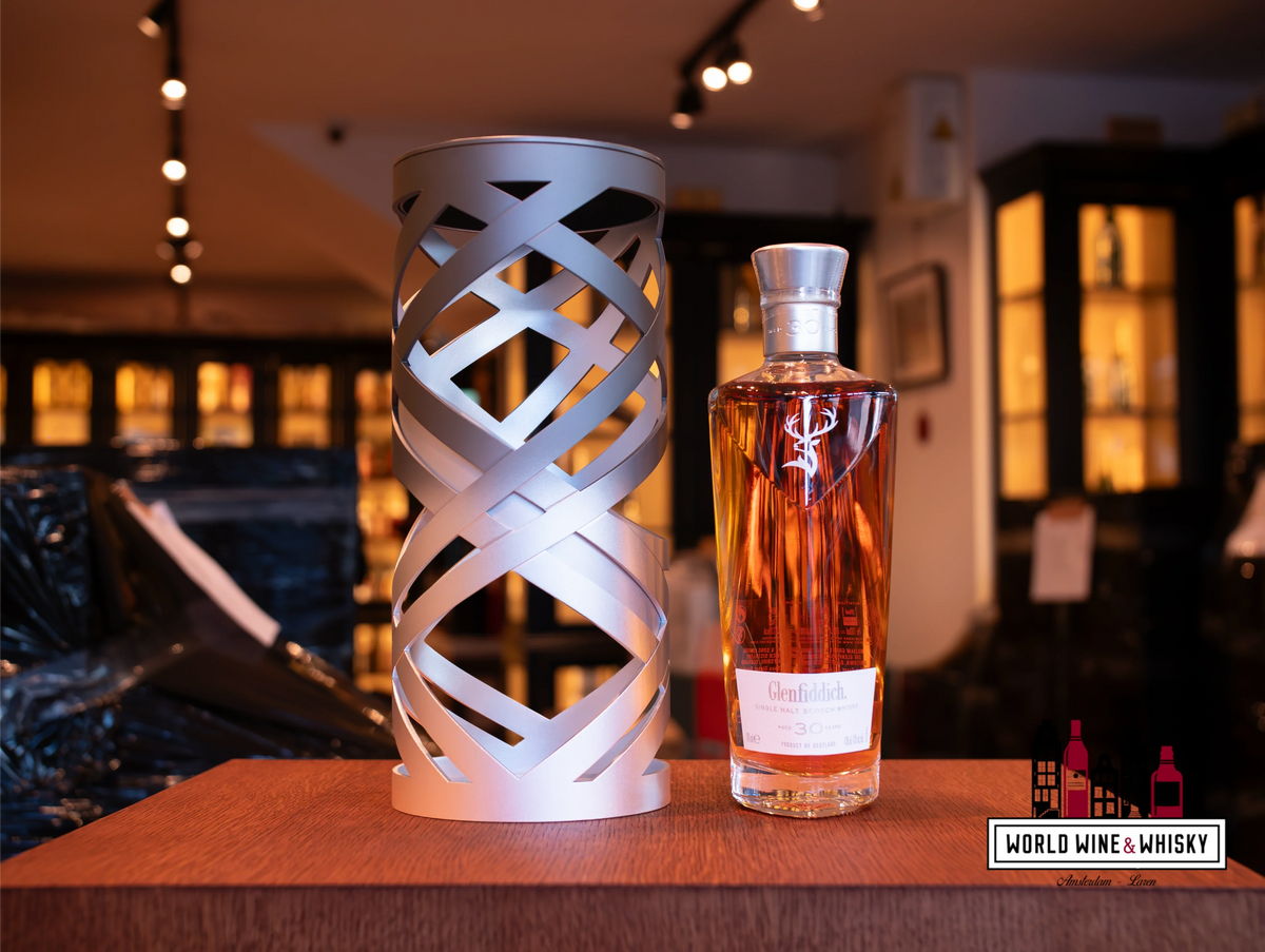 Glenfiddich 30 Years Old Suspended Time: a closer look at the Time Re Collection