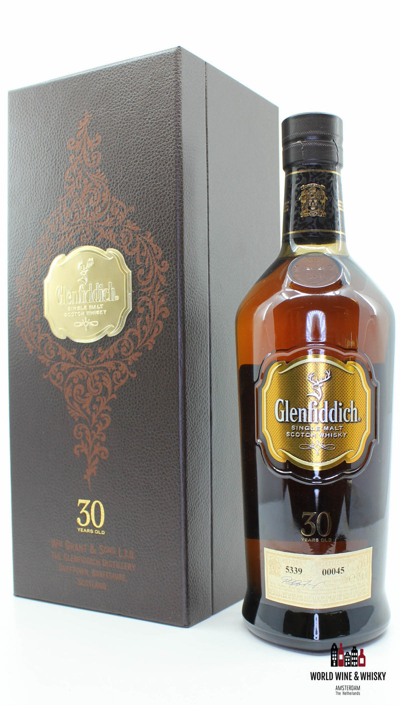 Glenfiddich 30 Years Old - Cask Selection 00045 43% (in luxury case) - WORLD WINE WHISKY 