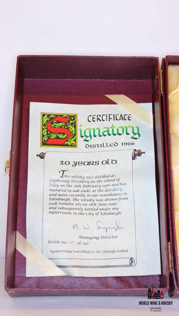 Laphroaig 30 Years Old 1966 1996 Cask 561 Signatory Vintage (SV) Vintage Collection - Dumpy 48.9% - WORLD WINE WHISKY 