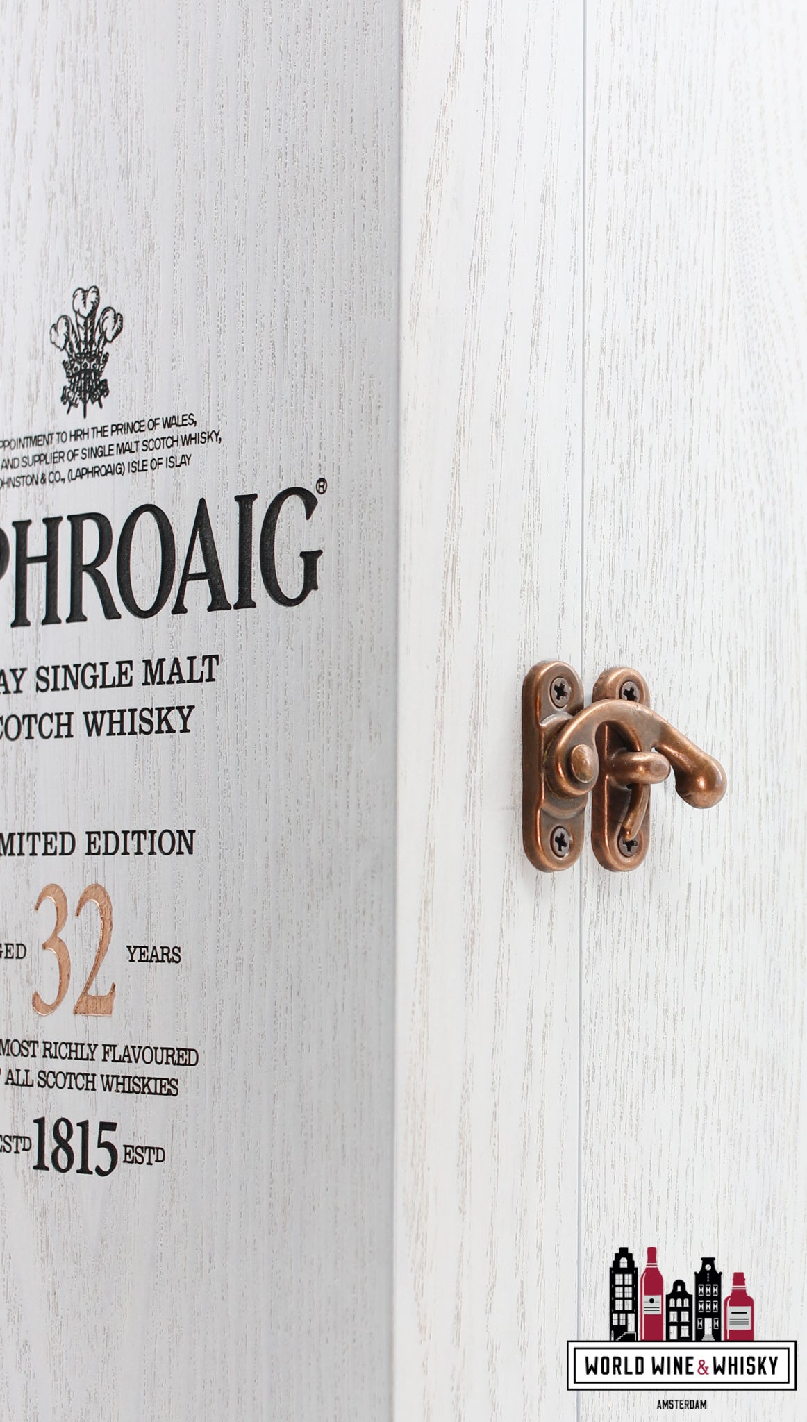 Laphroaig 32 Years Old 2015 - Limited Edition 46.6% (1 of 5880) - WORLD WINE WHISKY 