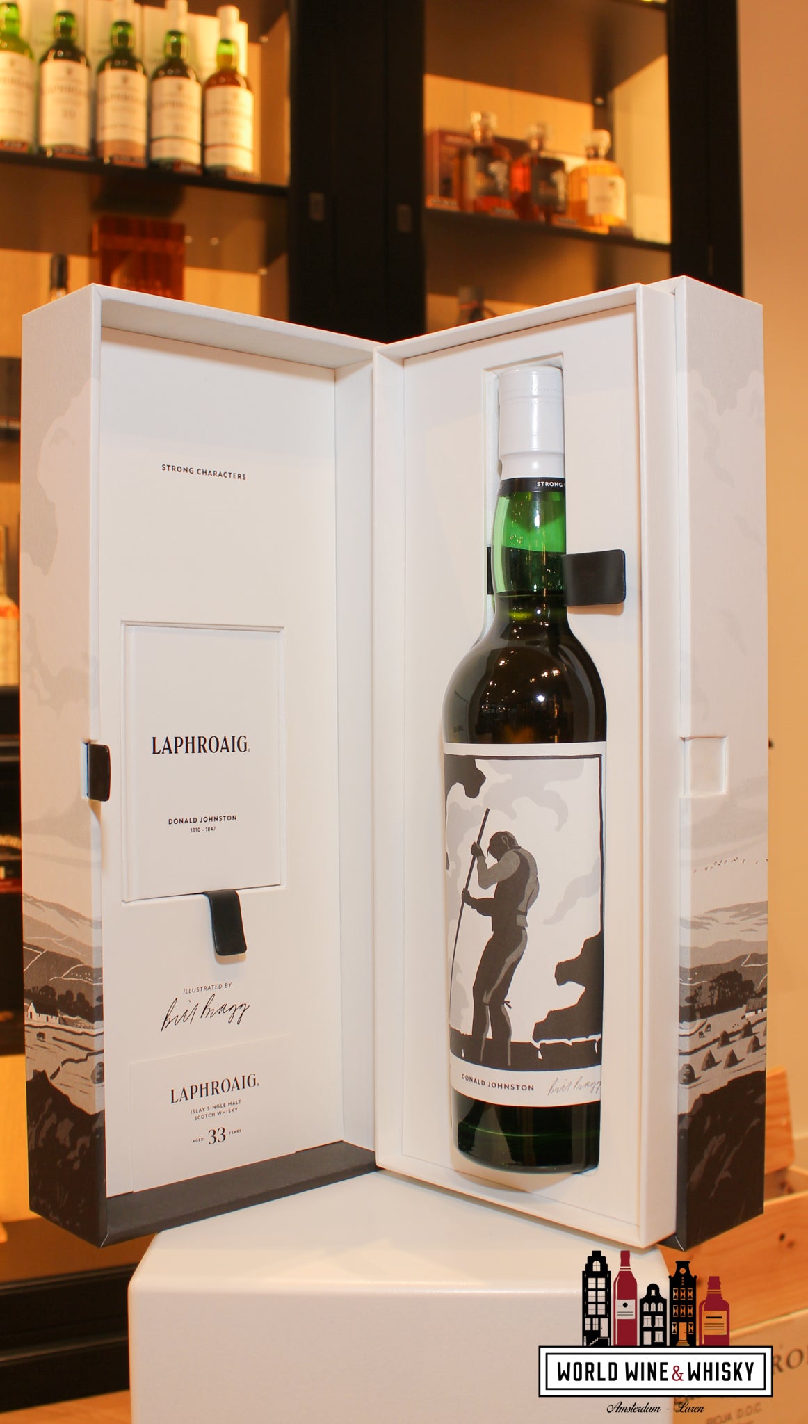 Laphroaig 33 Years Old 2024 - Strong Characters - Chapter One Donald Johnston 43.8% - WORLD WINE WHISKY 