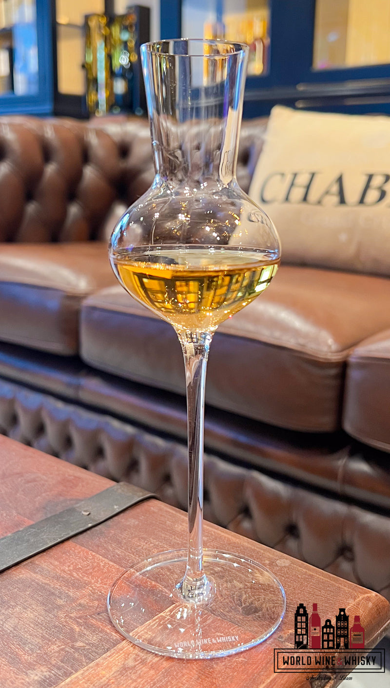 Luxurious whisky and cognac glass in a tulip shape 130ml - WORLD WINE WHISKY 