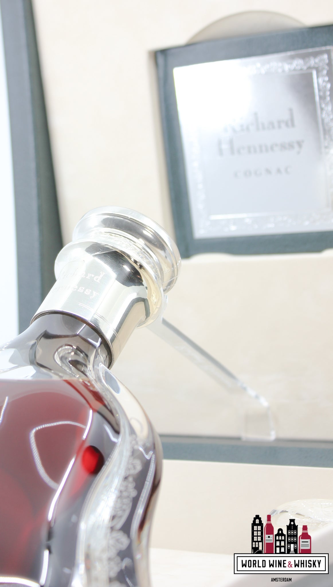 Richard Hennessy Cognac Baccarat Decanter - Duty Free Edition - in the luxury green leather case (full set) - WORLD WINE WHISKY 