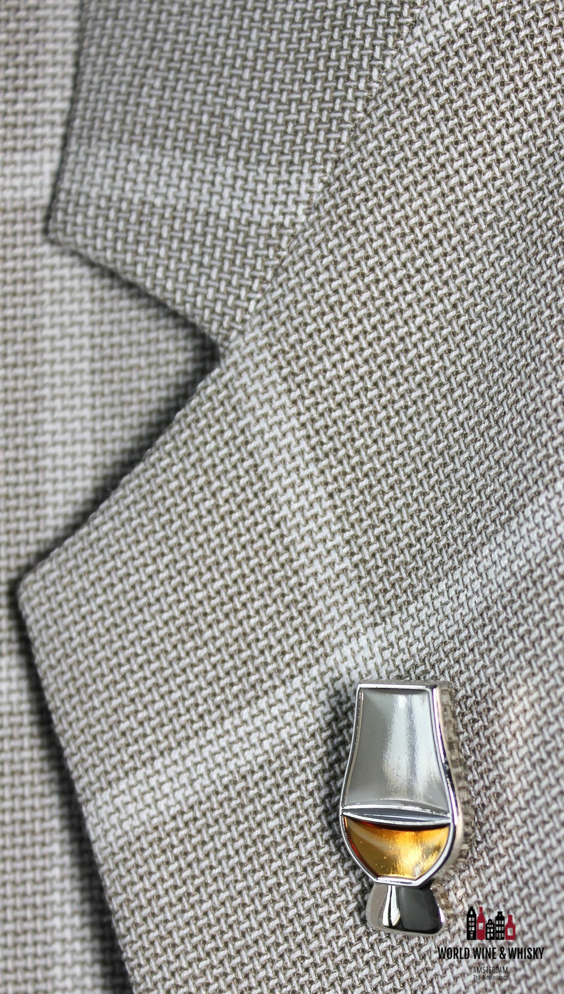 Traditional luxury whisky glass badge accessory - WORLD WINE WHISKY 