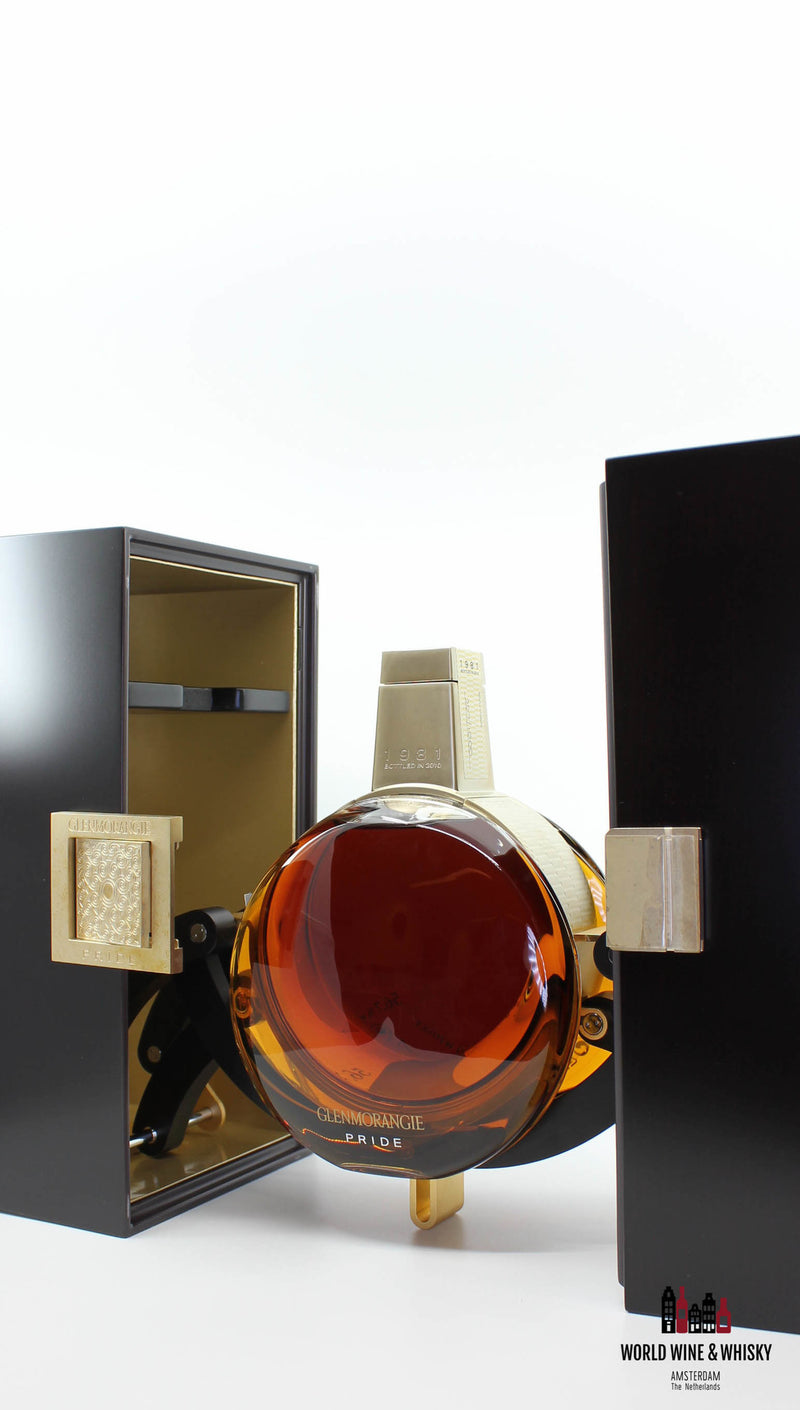 Glenmorangie Pride 28 jaar oud 1981 2010 - Baccarat kristallen karaf 56,7%
