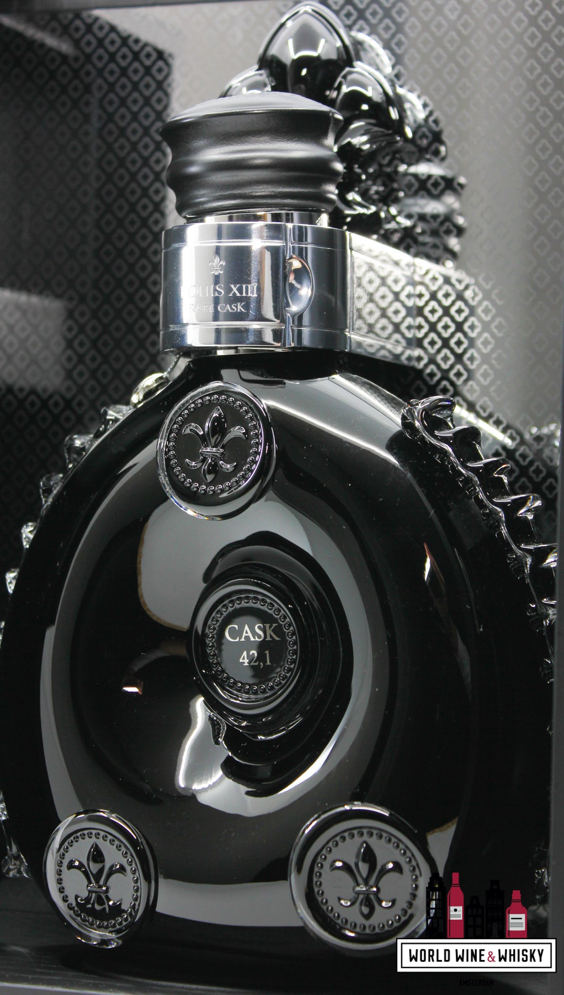 Louis XIII 2023 - Zeldzame Cask 42.1 - Baccarat Black Crystal Decanter 42.1% (1 van 775)